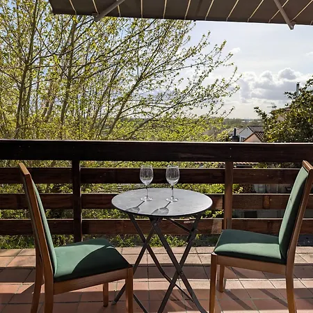Les Balcons D'entre Deux Monts Apartment Prignac-et-Marcamps